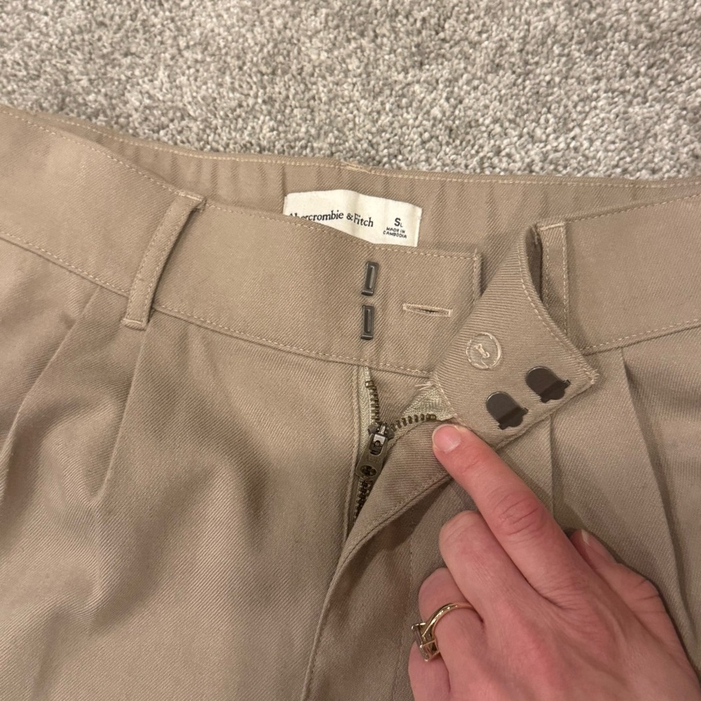 ABERCROMBIE & FITCH Sloane Wide-Leg Trouser Pants Tan Beige EUC Size Small Long - Picture 7 of 11